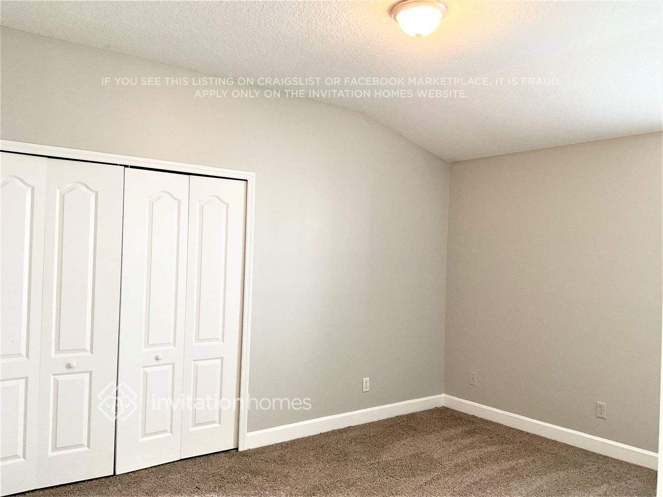 Building Photo - 14745 Falling Waters Dr
