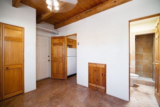 Building Photo - Casados St. - 247