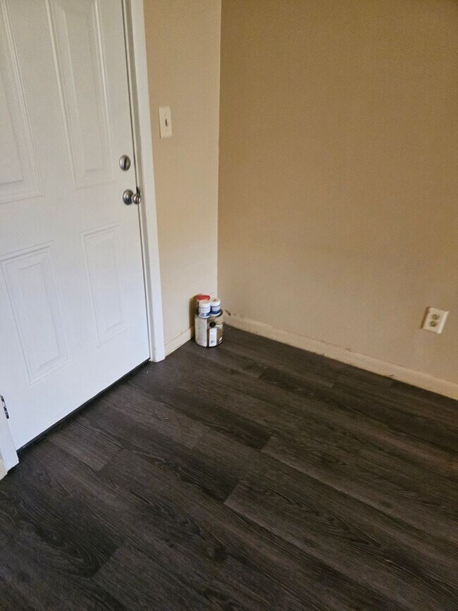 Building Photo - 2865 A Glenhills Cir