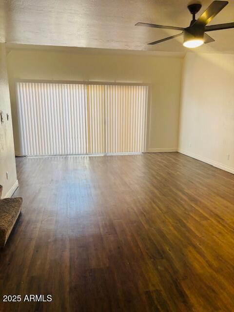 Building Photo - 1632 S River Dr