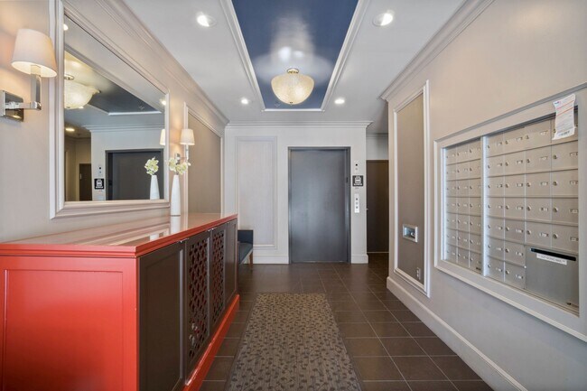 Building Photo - 1723 Washington St