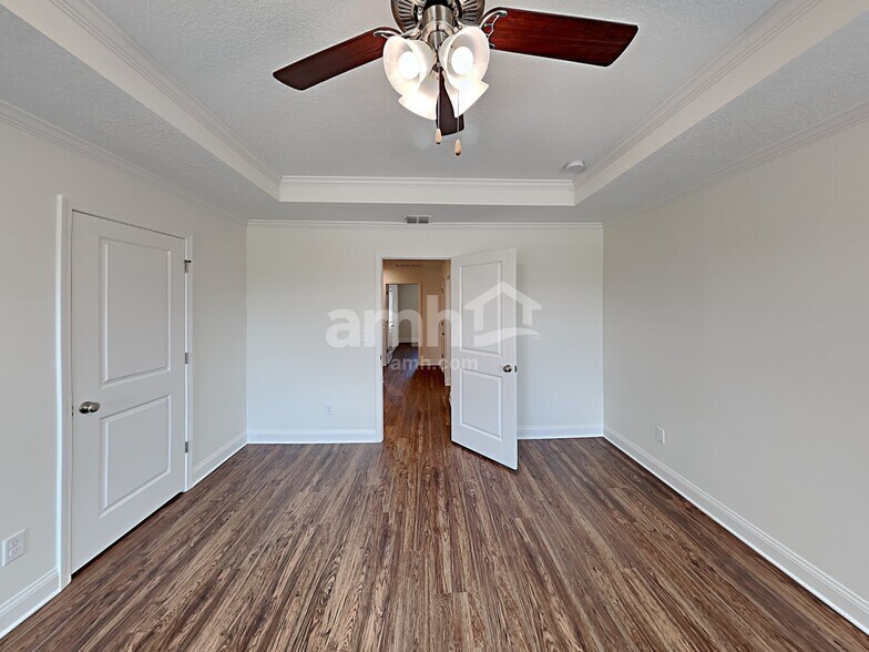 Building Photo - 94 Carlitos Way
