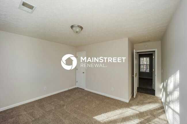 Building Photo - 3 Bedroom Pet-Friendly Home in Hampton, GA with Main Street Renewal