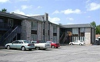 Primary Photo - Saint James Apartments