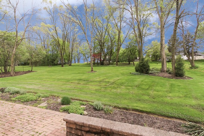 Building Photo - 27571 W Kazimour Dr