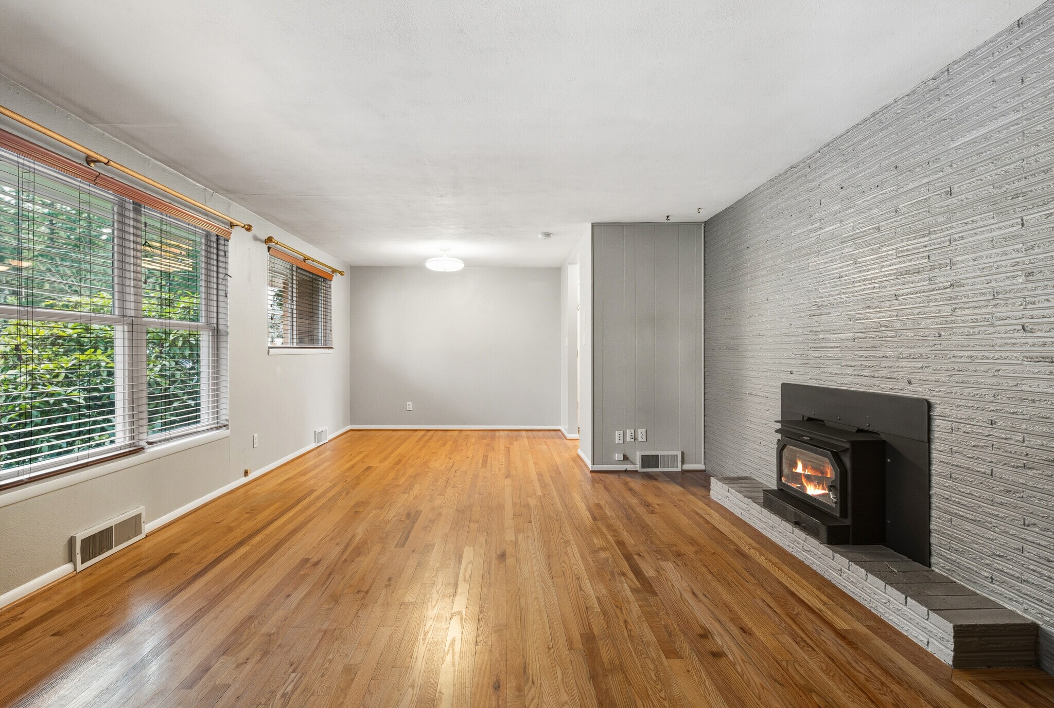 Building Photo - 19515 Fremont Ave N