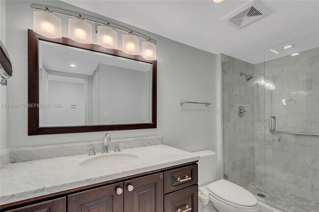 Building Photo - 5415 Collins Ave