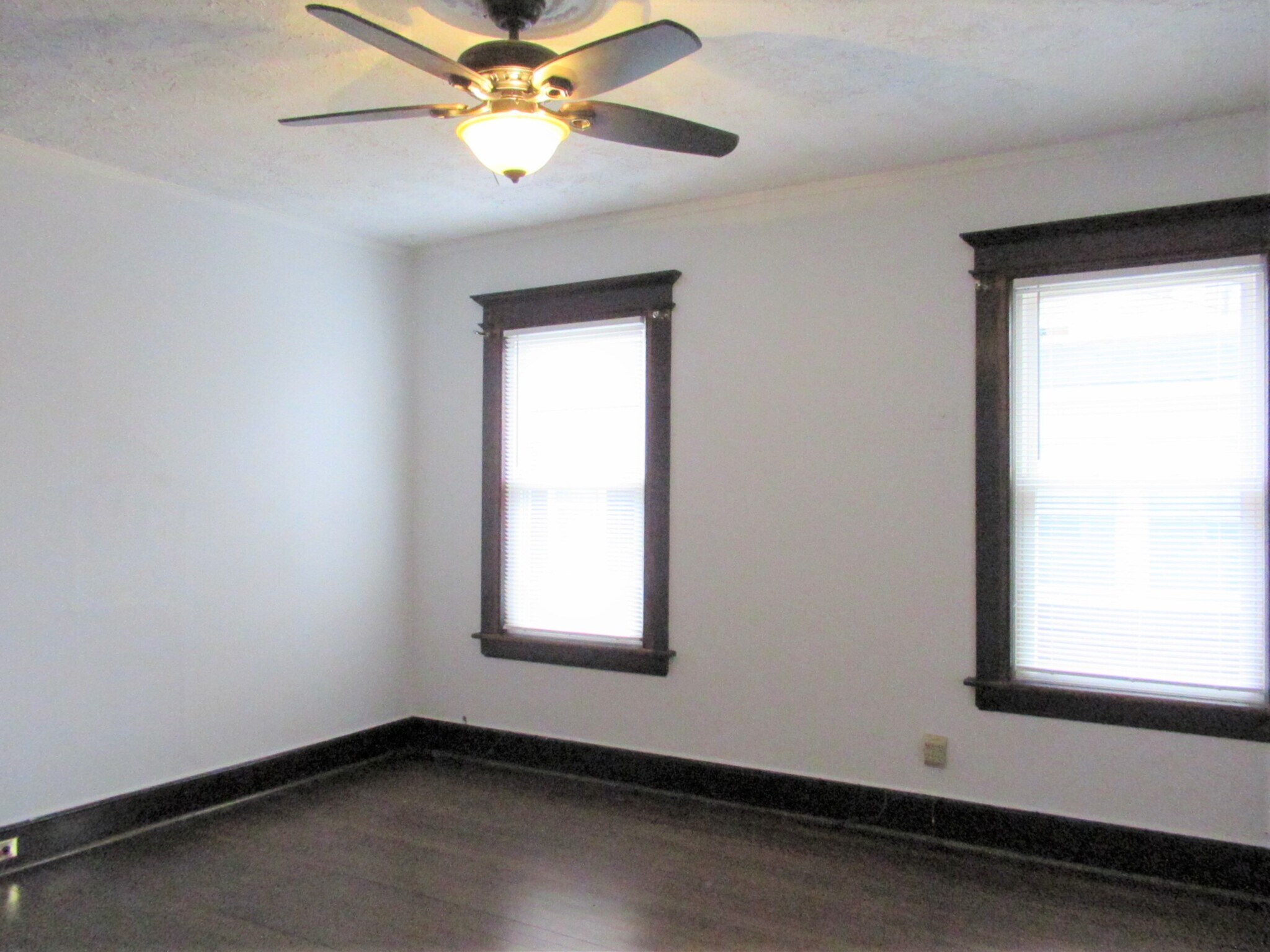 Building Photo - 55 Eaton St