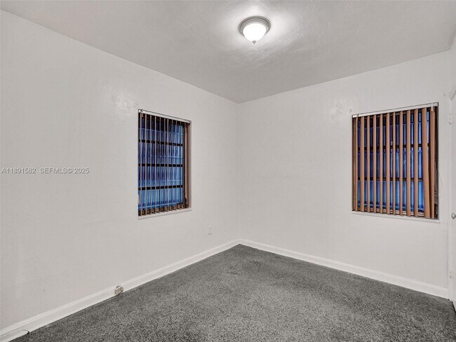 Building Photo - 17791 NE 13th Ave