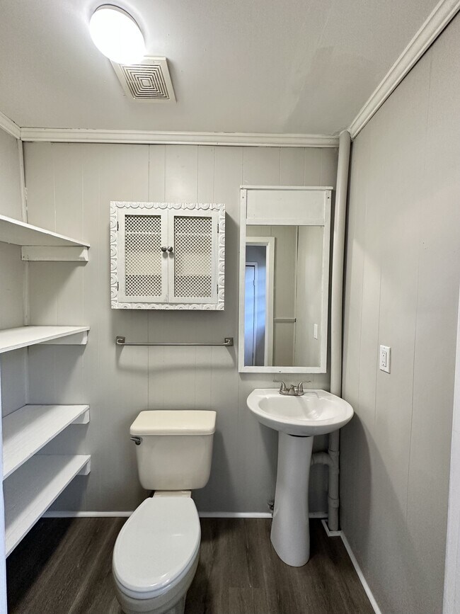 Building Photo - 3417 4th St W