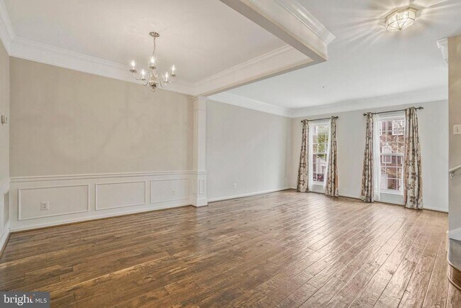 Building Photo - 6340 Walking Ln