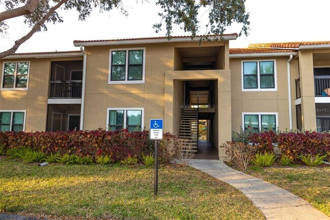 Primary Photo - 4065 Crockers Lake Blvd