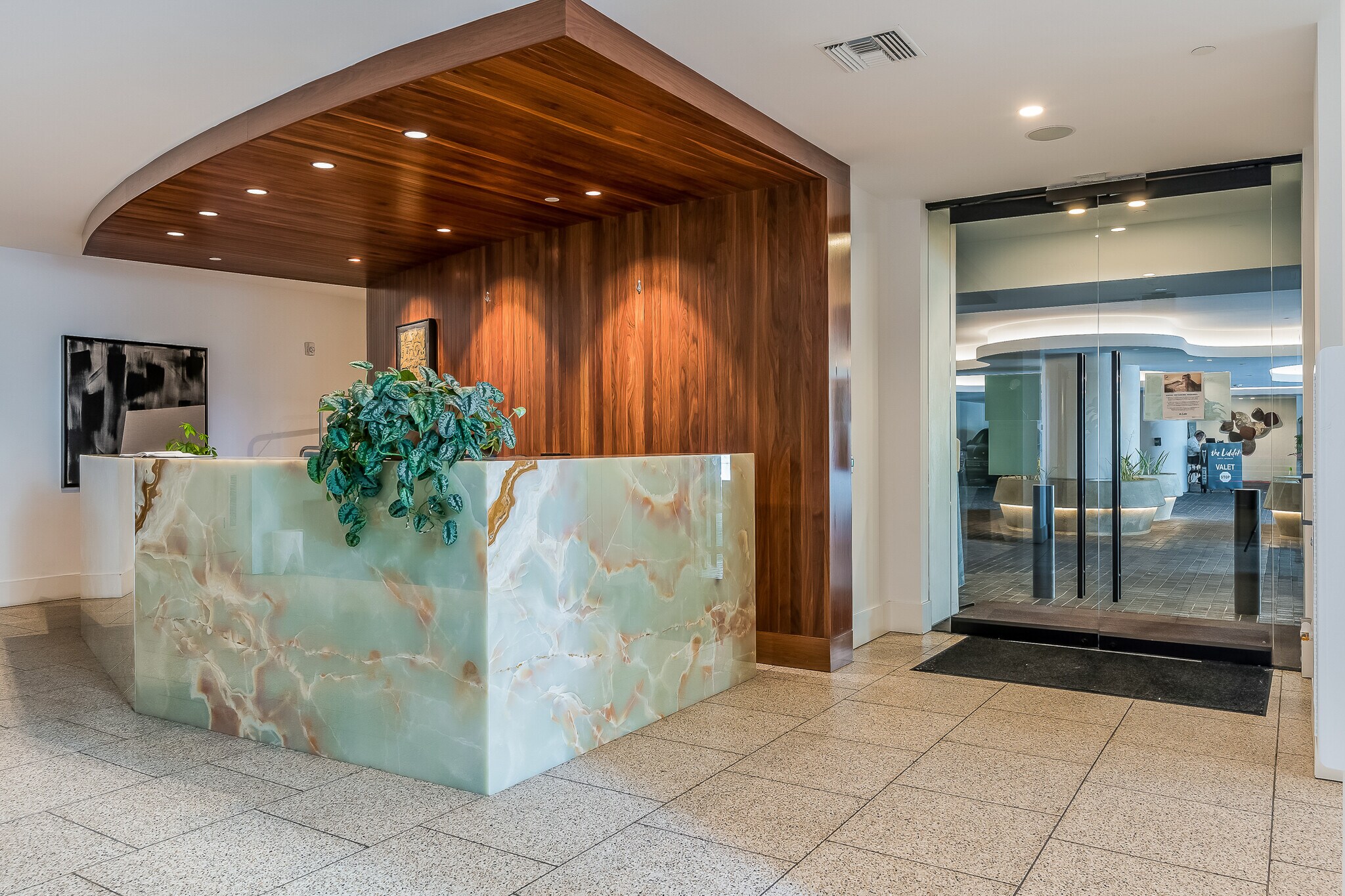 Building Photo - 10777 Wilshire Blvd