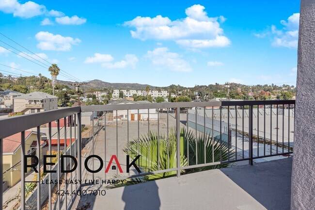 Building Photo - 4433 1/4 Eagle Rock Blvd -328