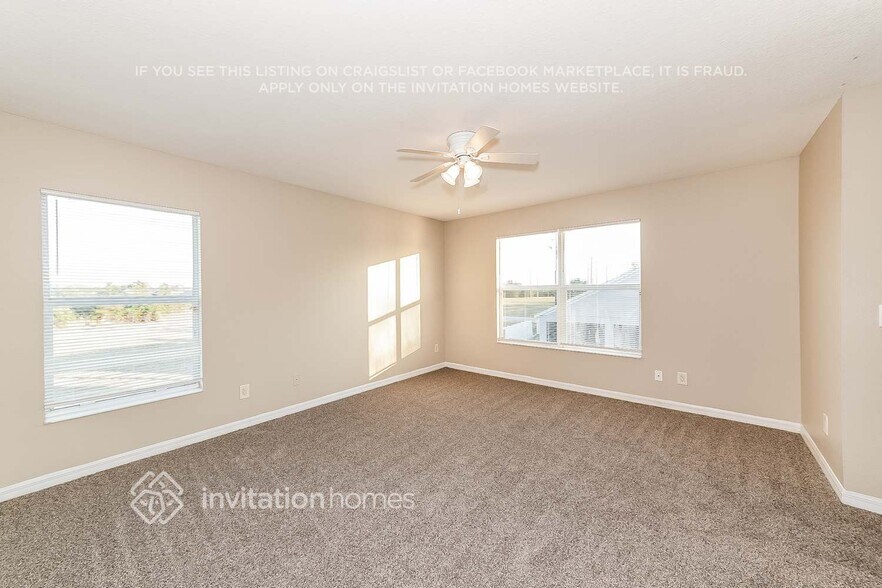 Building Photo - 10229 36th Ct E