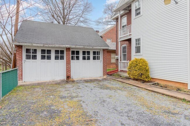 Building Photo - 142 Riddle Rd