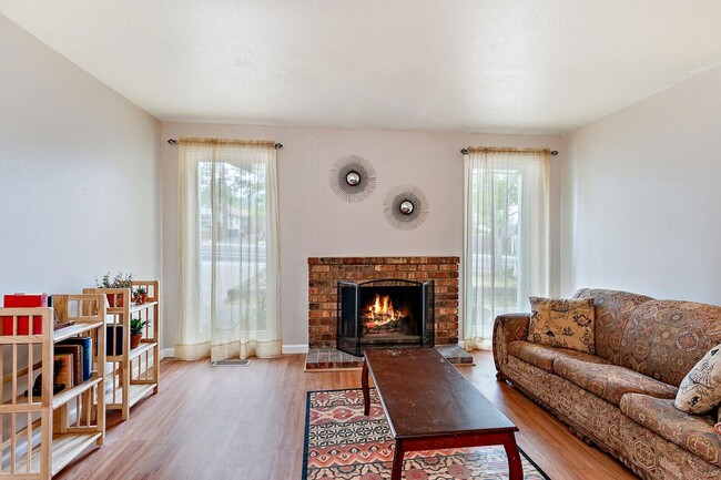 Building Photo - Three bed, Two bath home | Available November 1