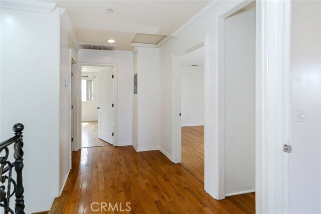 Building Photo - 918 E Valencia Ave