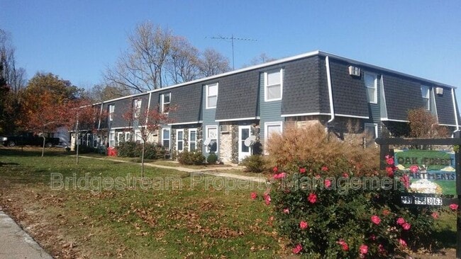 Primary Photo - 148 Forest St