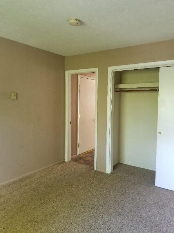 Building Photo - 75 Ridgeway St