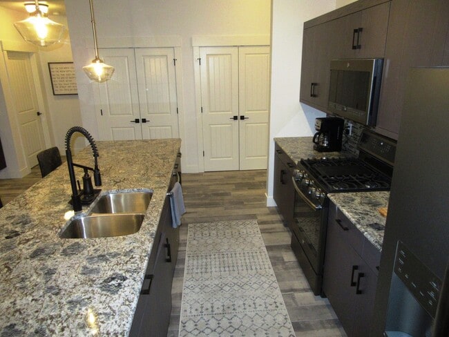 Building Photo - 6207 Davos Ln