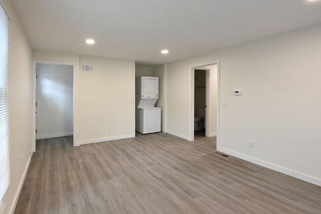 Building Photo - 108 Western Ave