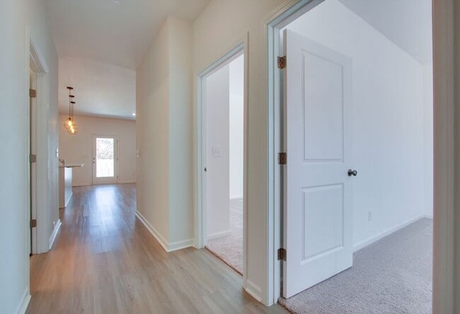 Building Photo - 1872 Holdens Hollow