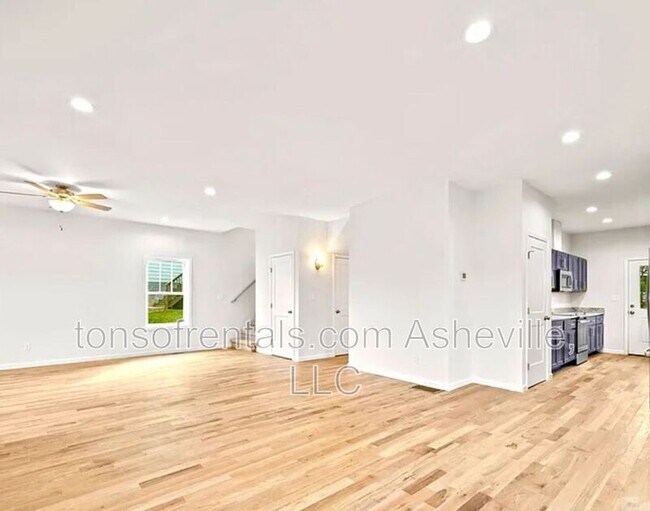 Building Photo - 7 Berry Crst Ln