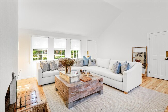 Building Photo - 197 Hog Creek Rd