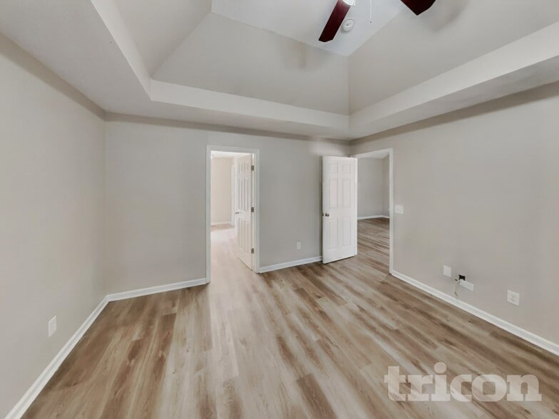 Building Photo - 989 Chesire Way