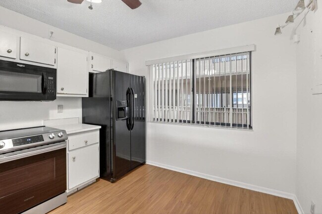 Building Photo - 8030 Hampton Blvd
