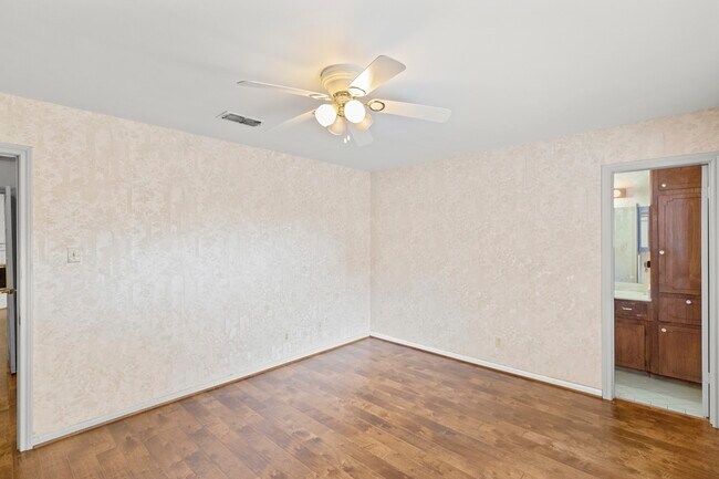 Building Photo - 9106 Sharpview Dr