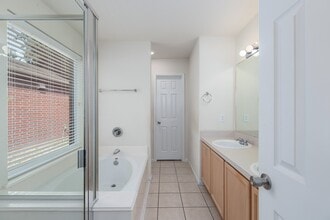 Building Photo - 7414 Rosebud Bend Dr