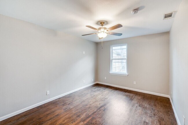 Building Photo - 1218 Ranier St