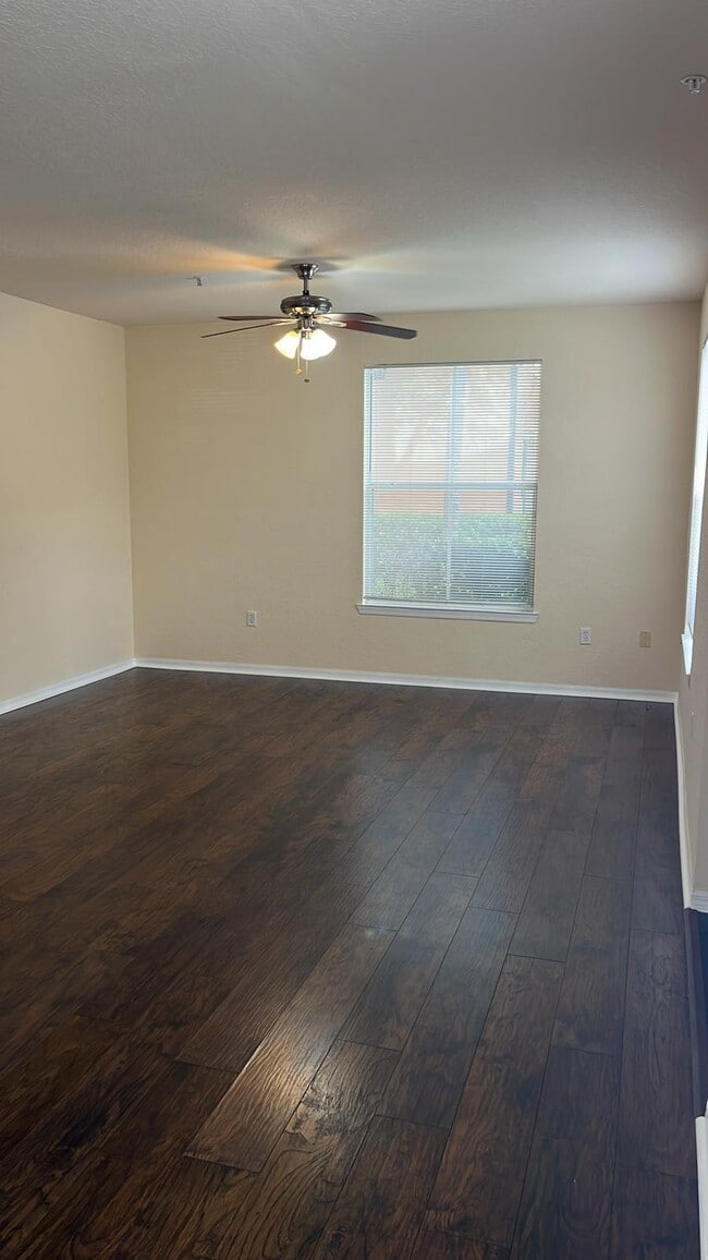 Building Photo - 6071 Westgate Dr