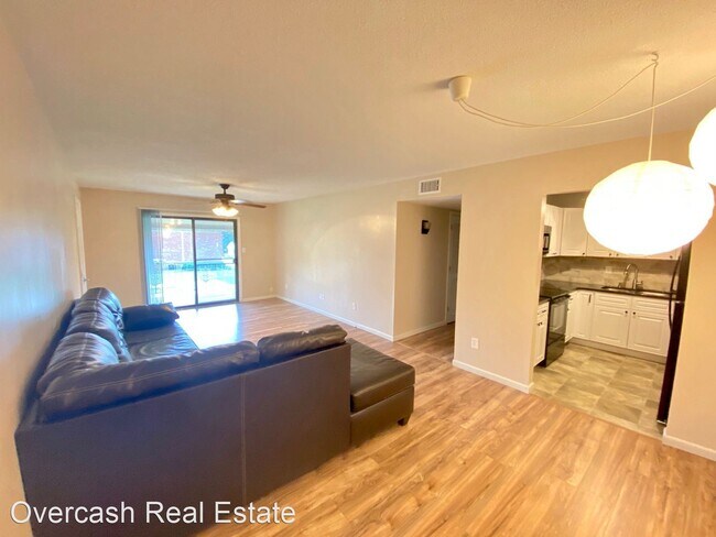 Building Photo - 2 br, 2 bath House - 123 Carriage House Drive