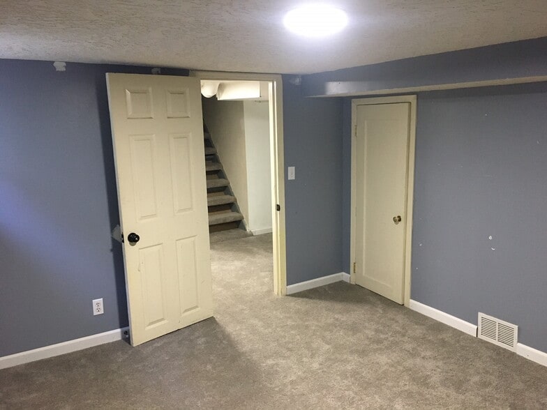 office/den - 8032 SE Yamhill St