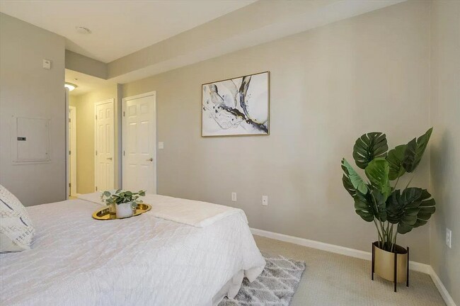 Building Photo - UNIT 2064