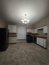 Building Photo - 512 Kibler Ave