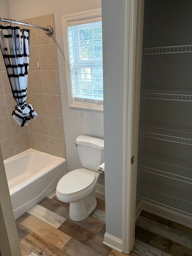 Building Photo - 34 Cobblestone Ct