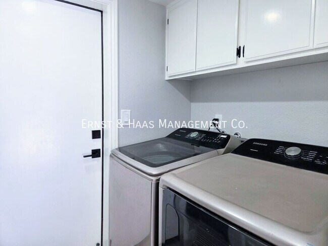 Building Photo - 16810 Picadilly Ln