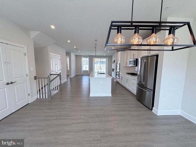 Building Photo - 10825 Foxtrot Cir