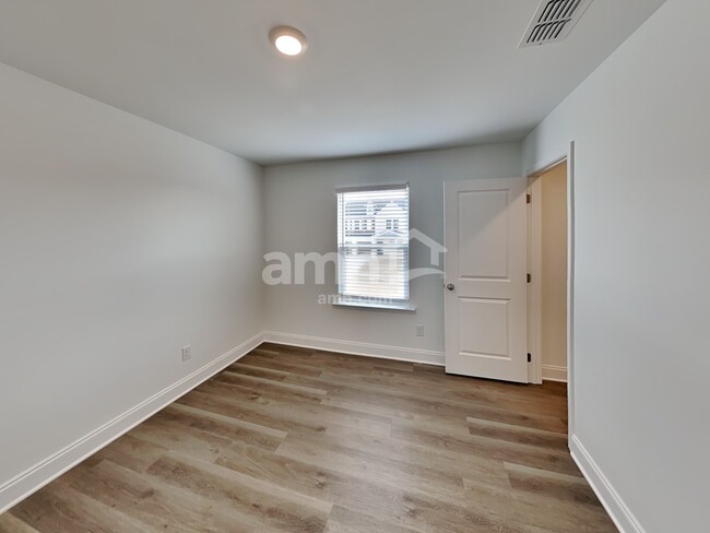 Building Photo - 215 Argea Dr