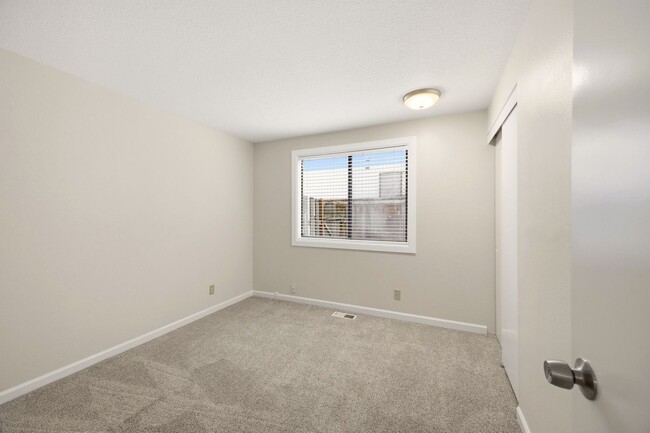 Building Photo - 17563 SW Granada Dr
