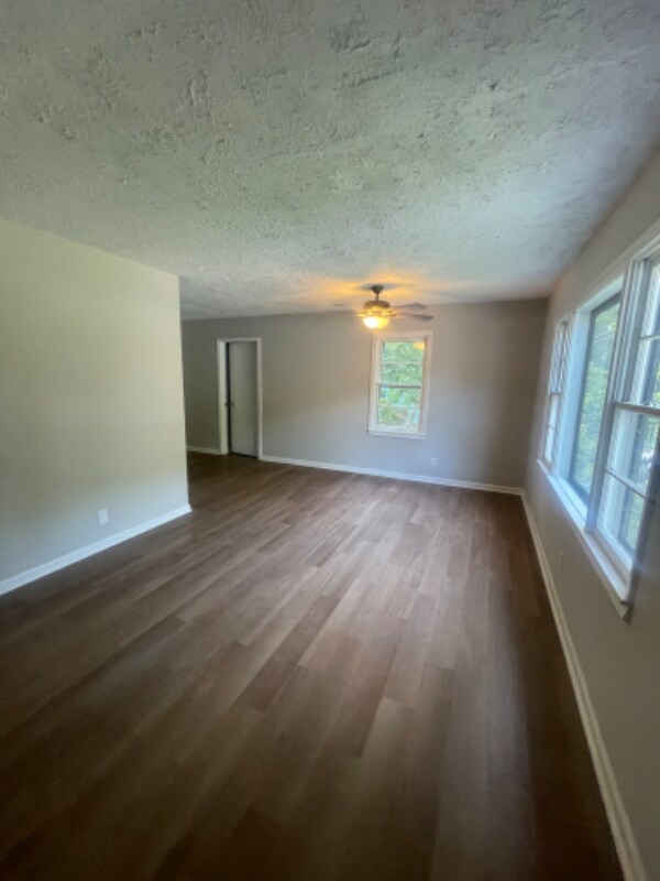 Building Photo - 66 Spring St W