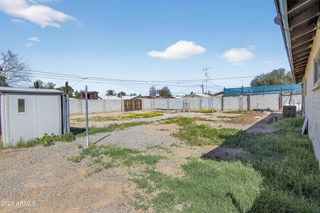 Building Photo - 1113 N Coolidge Ave