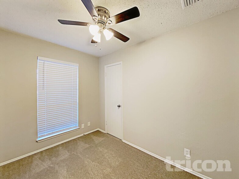 Building Photo - 155 Bellvue Dr