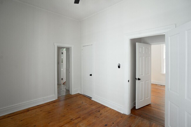 Building Photo - 410 3rd St