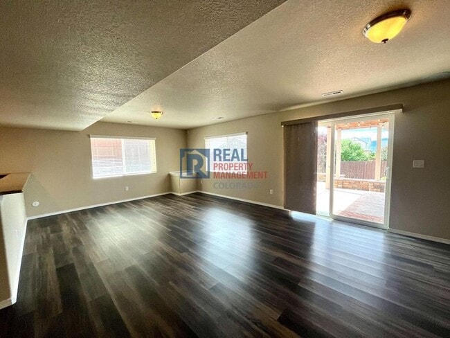 Building Photo - 10776 Forest Creek Dr