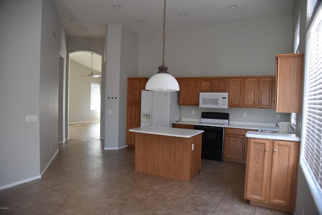 Building Photo - 1365 W Musket Way